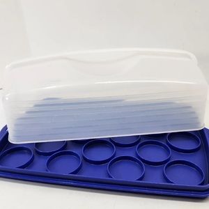 Tupperware cupcake holder